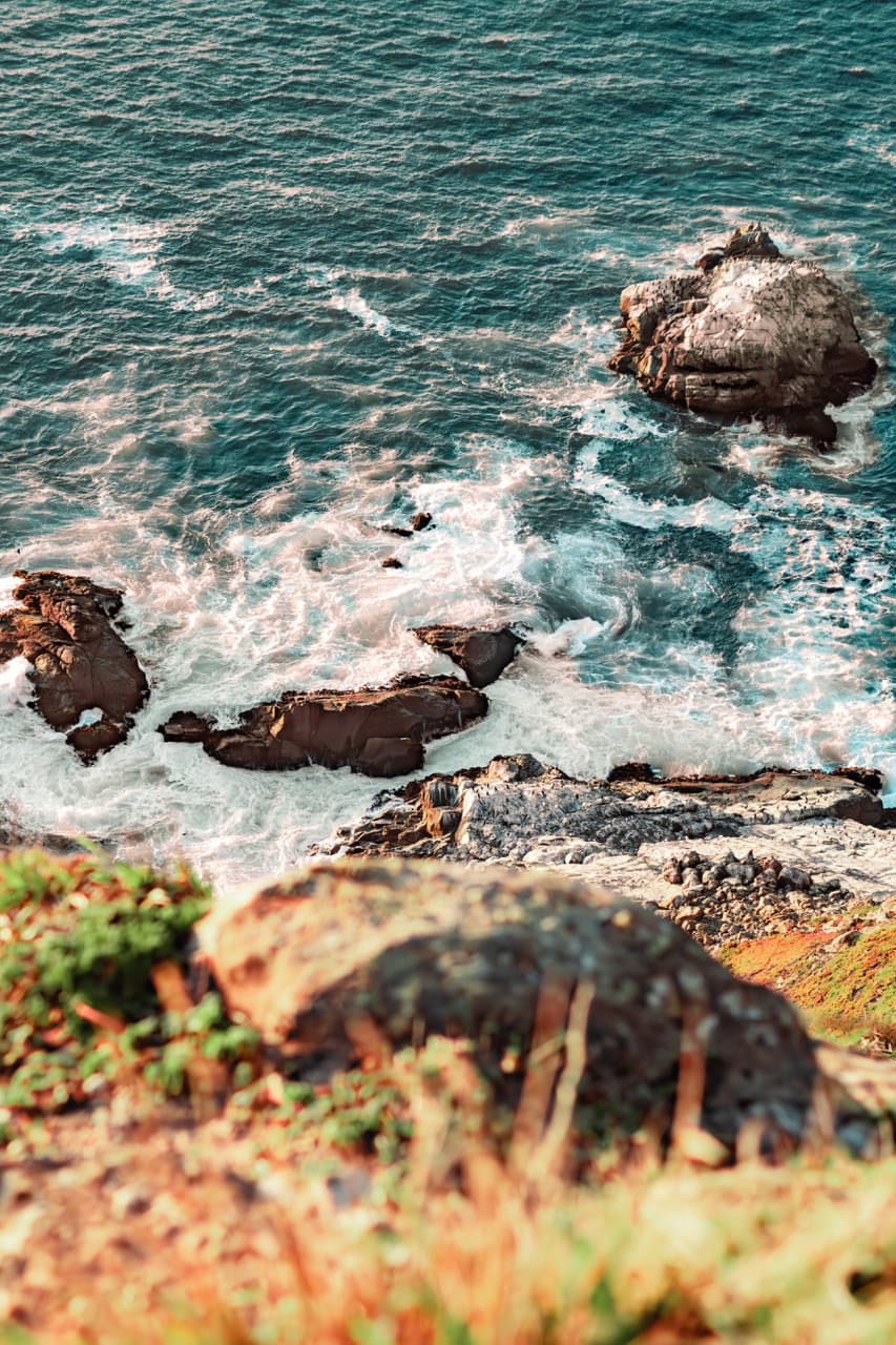 https://file.garden/Z_cwVckjxktxt8Cu/portfolio/down_cliff.jpg