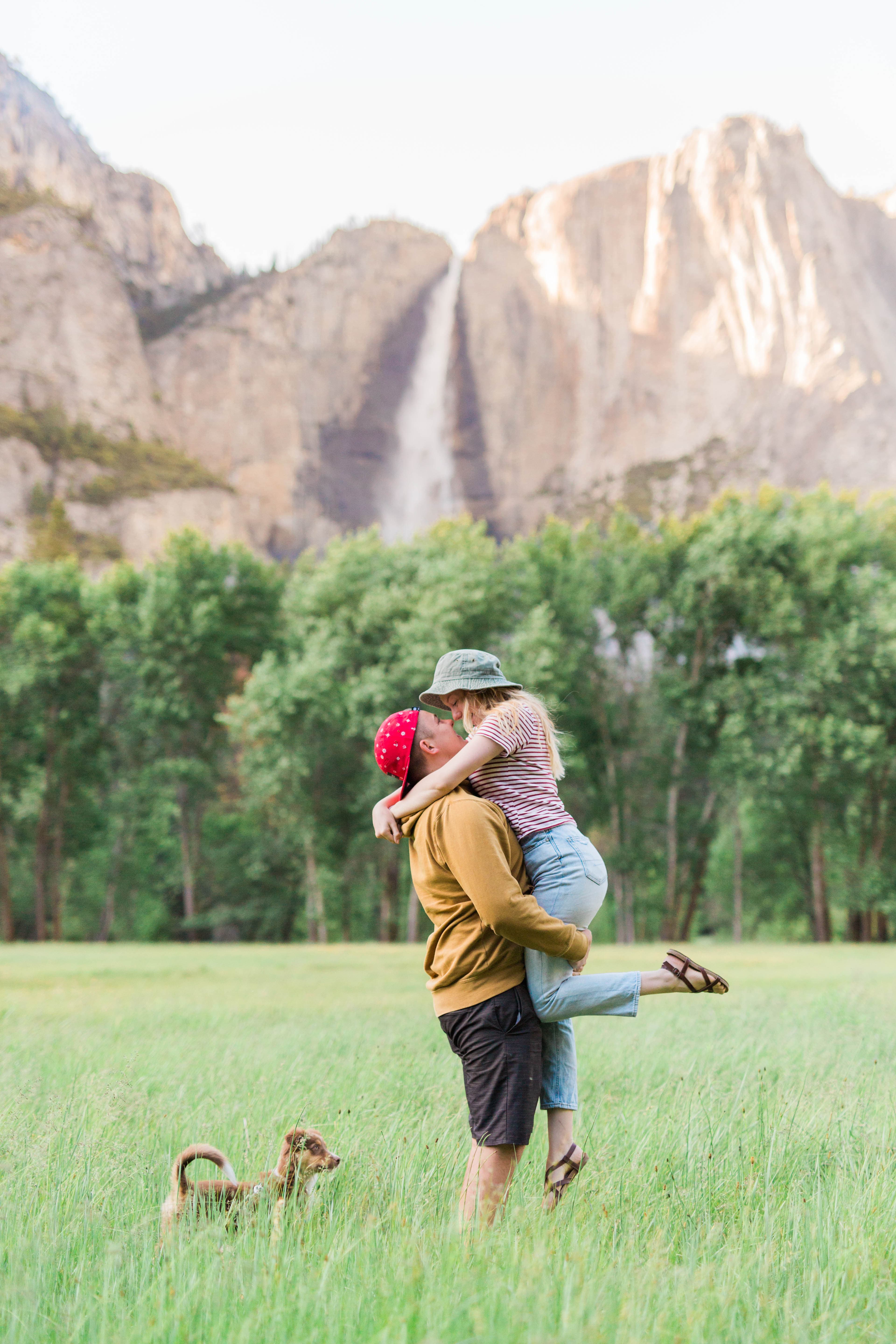 https://file.garden/Z_cwVckjxktxt8Cu/portfolio/yosemite_falls_family.jpg